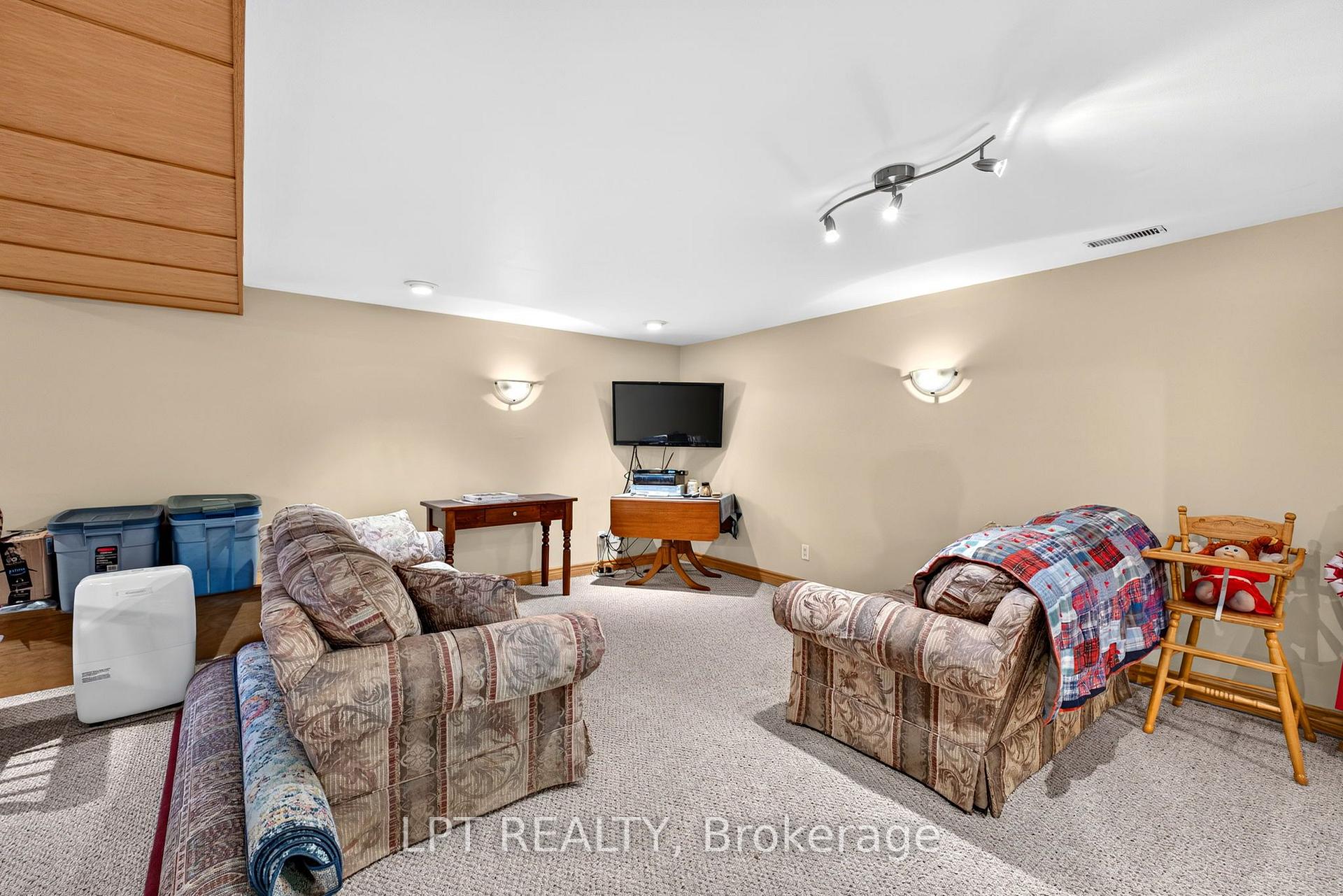 Photo 26 of 226 Tain Street, North Middlesex, Parkhill — HOMEH