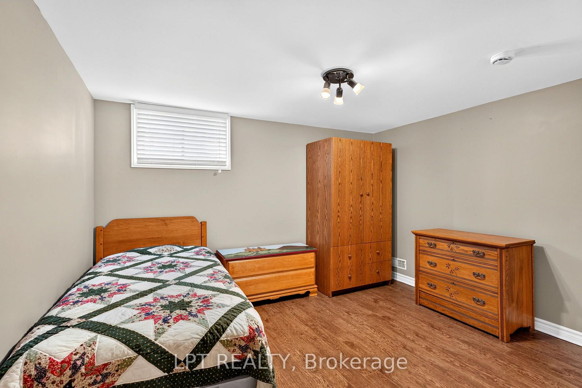 Photo 33 of 226 Tain Street, North Middlesex, Parkhill — HOMEH
