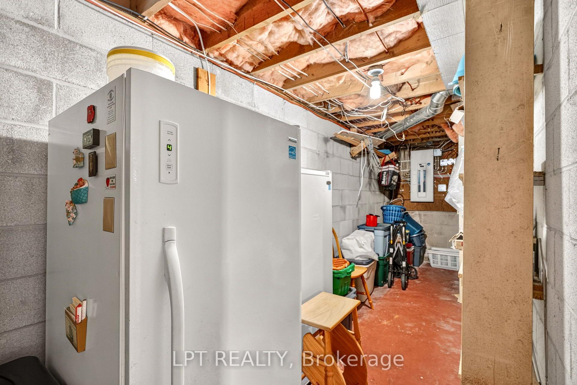 Photo 35 of 226 Tain Street, North Middlesex, Parkhill — HOMEH