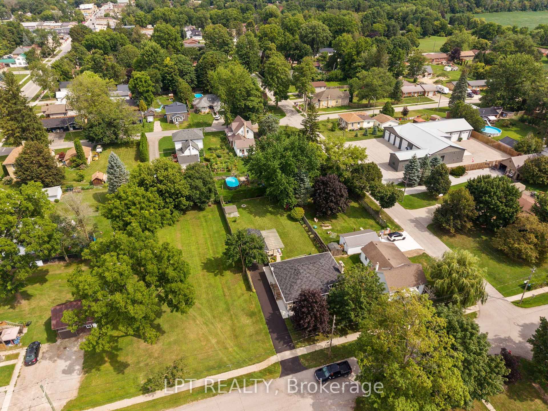 Photo 45 of 226 Tain Street, North Middlesex, Parkhill — HOMEH