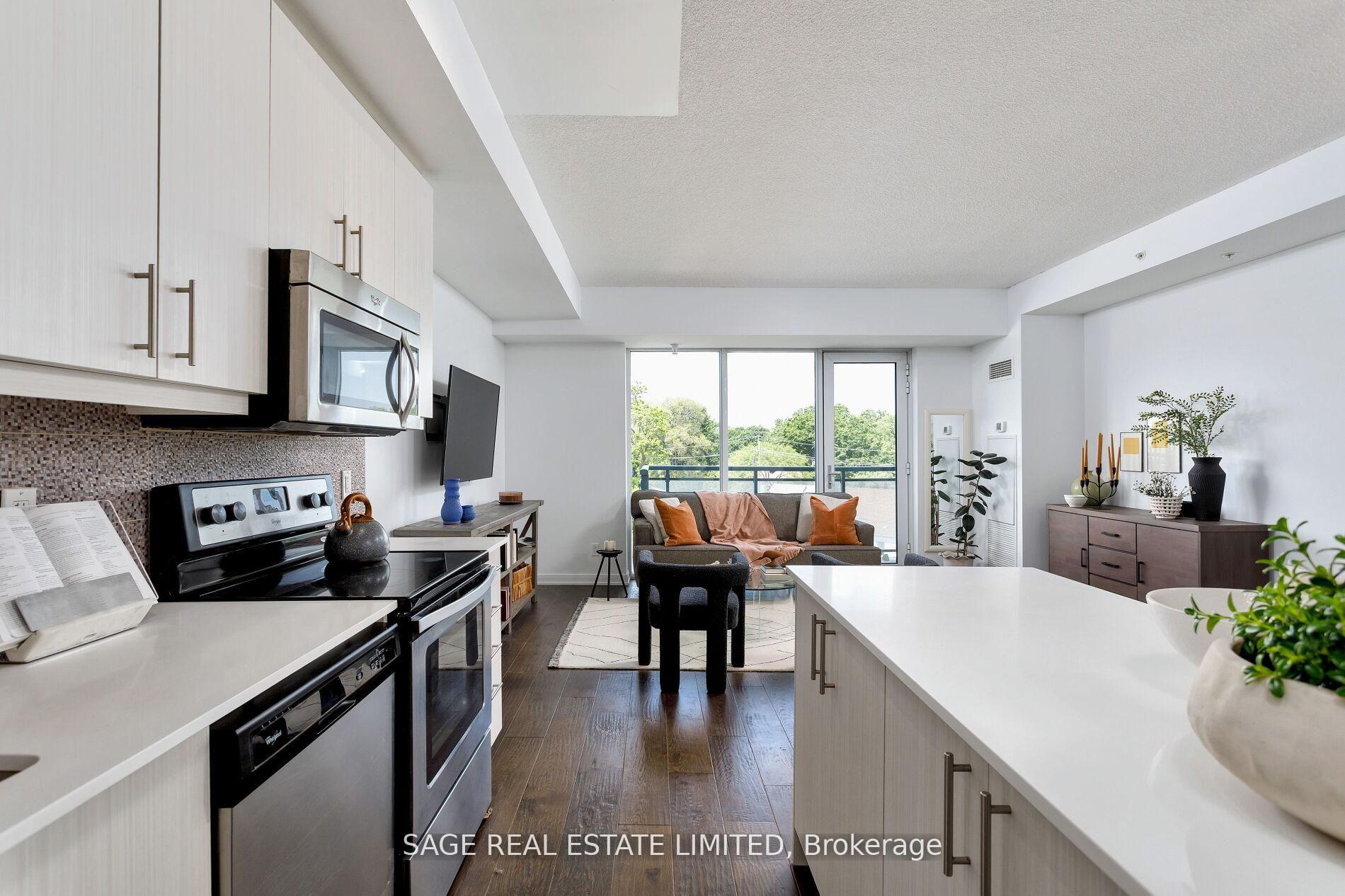 Photo 4 of Unit 401, 760 The Queensway, Etobicoke, Stonegate-Queensway — HOMEH