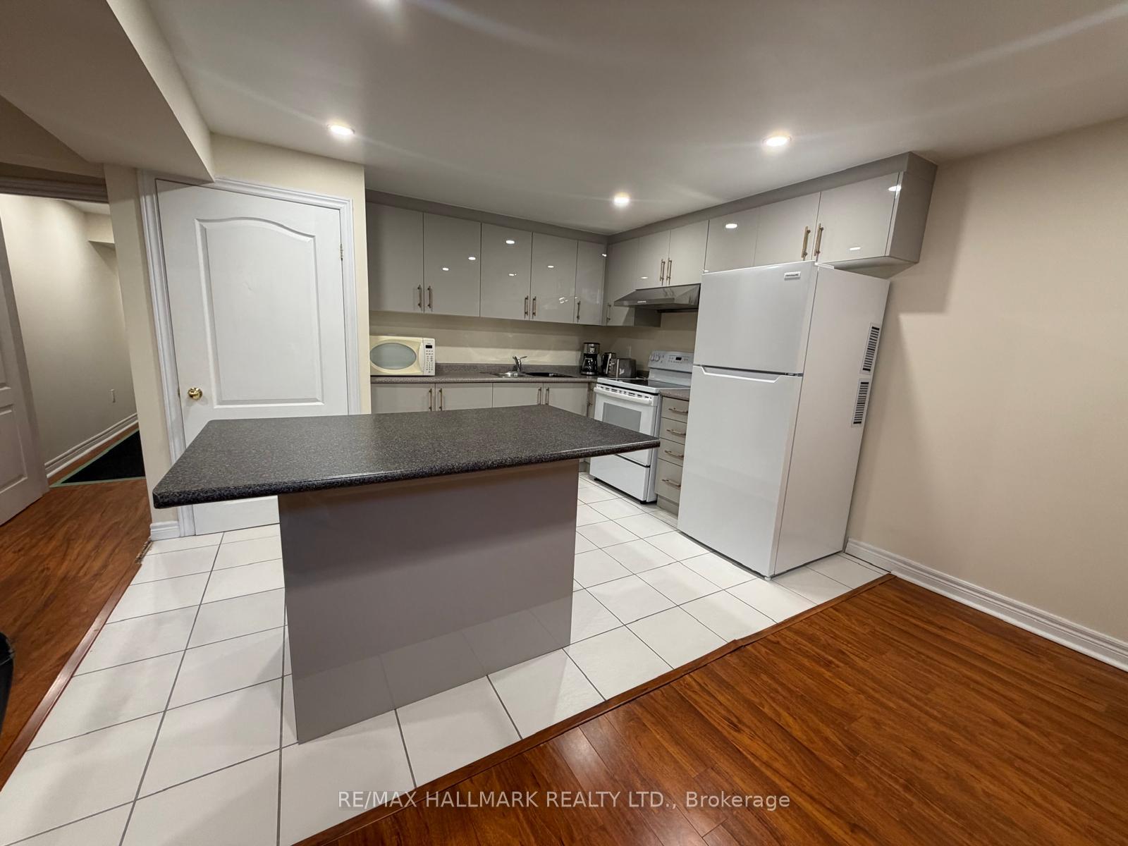 Photo 4 of Unit Basement, 307 Weldrick Road E, Richmond Hill, Harding — HOMEH