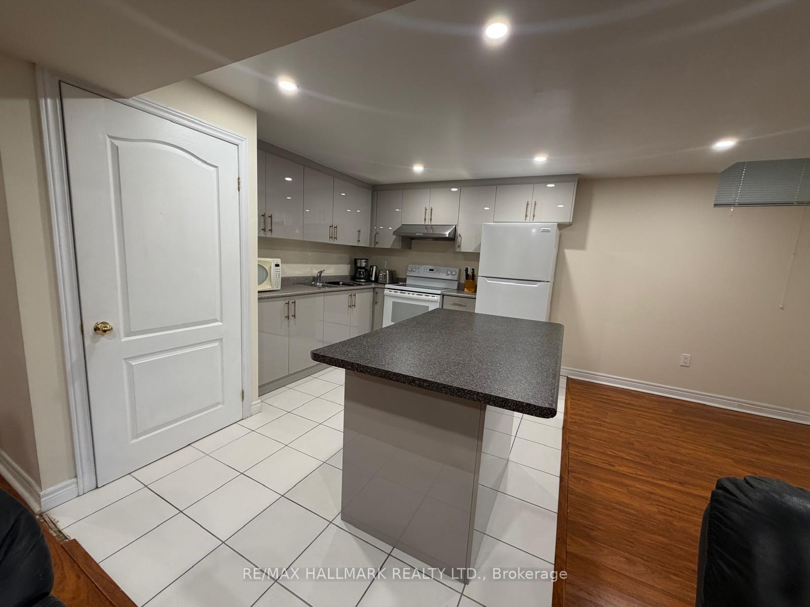 Photo 5 of Unit Basement, 307 Weldrick Road E, Richmond Hill, Harding — HOMEH
