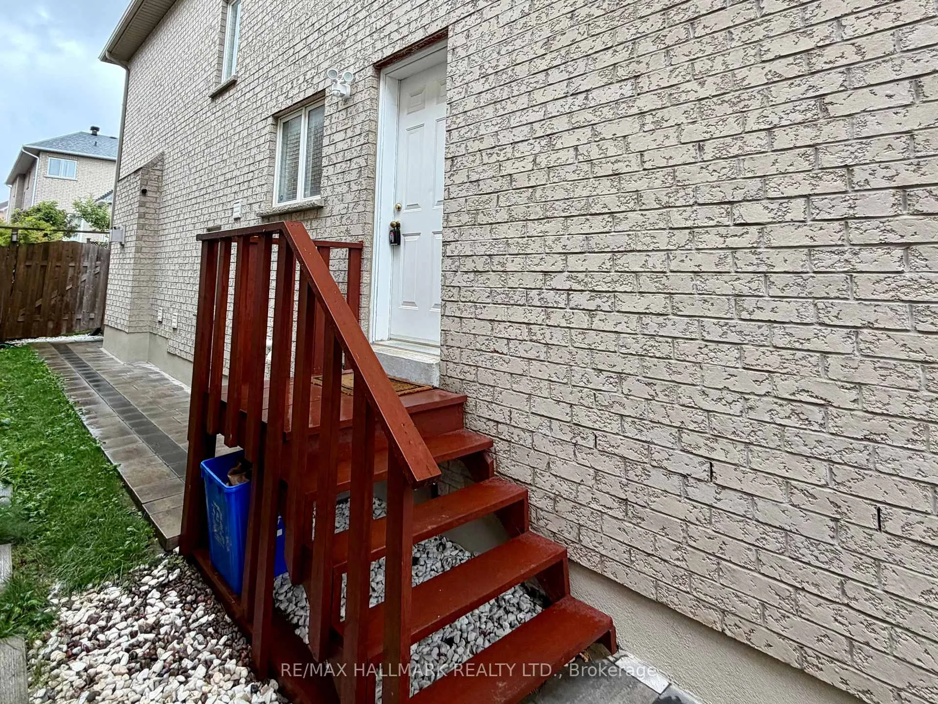 Photo 2 of Unit Basement, 307 Weldrick Road E, Richmond Hill, Harding — HOMEH