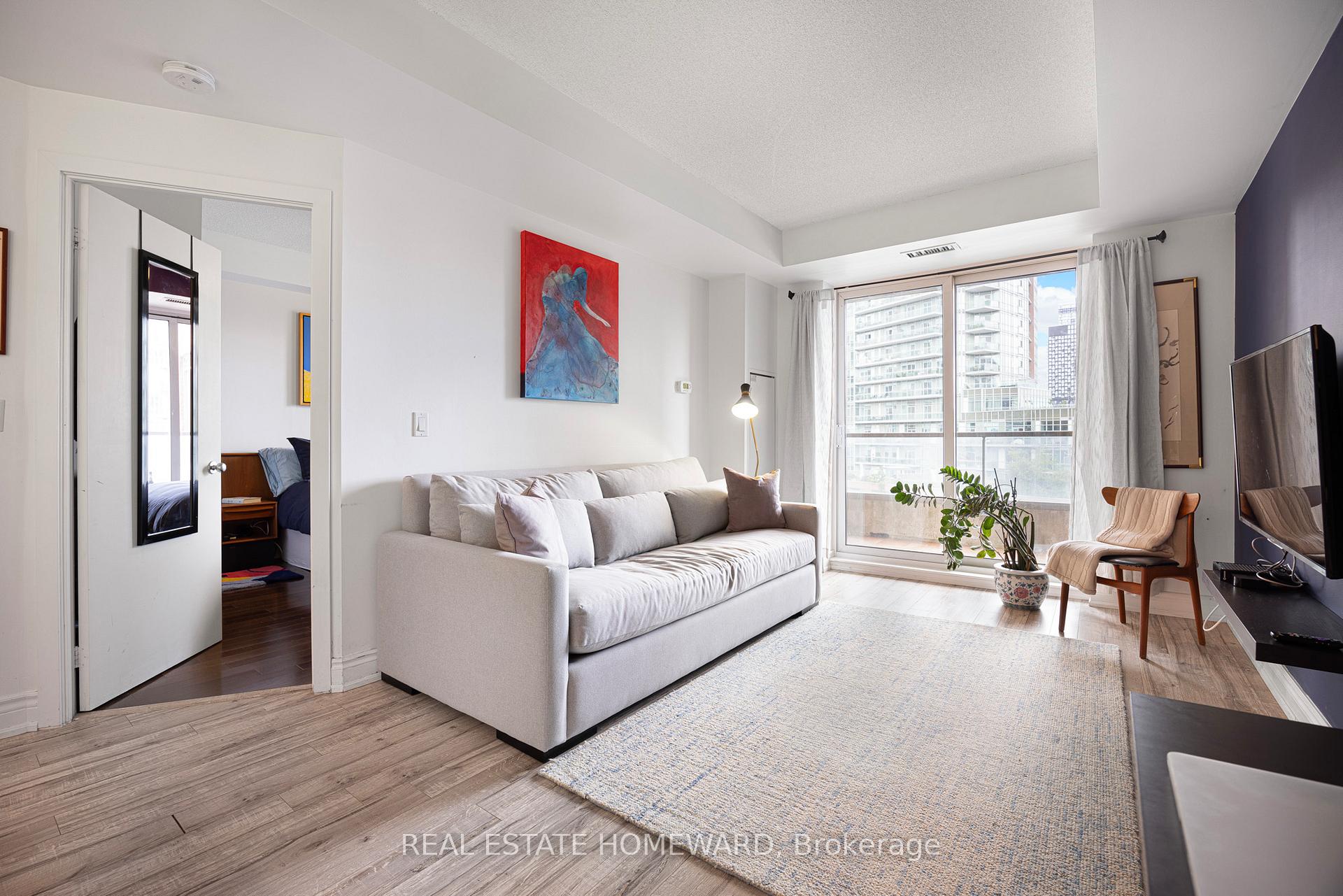 Photo 5 of Unit 913, 168 King Street E, Toronto, Moss Park — HOMEH