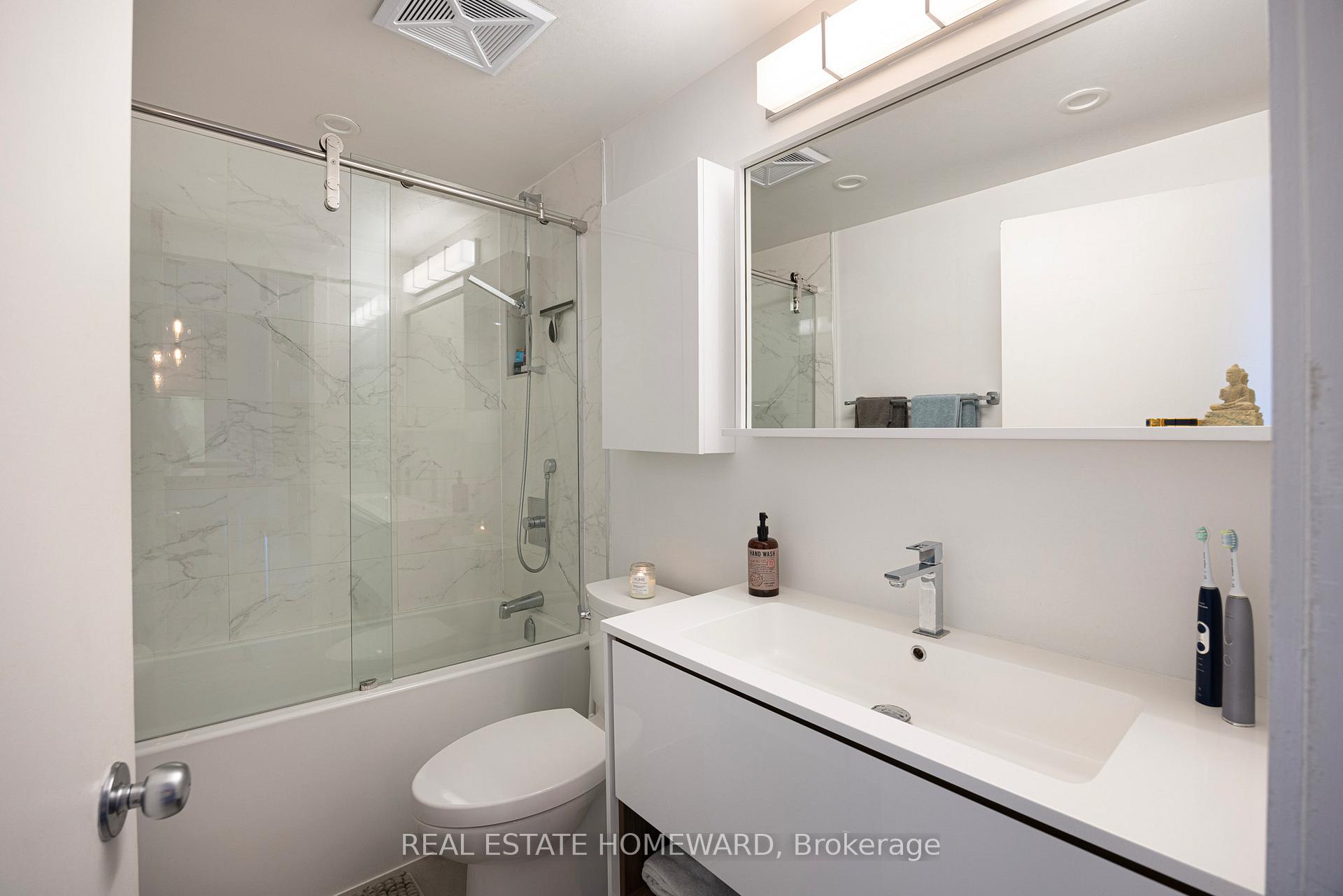 Photo 16 of Unit 913, 168 King Street E, Toronto, Moss Park — HOMEH