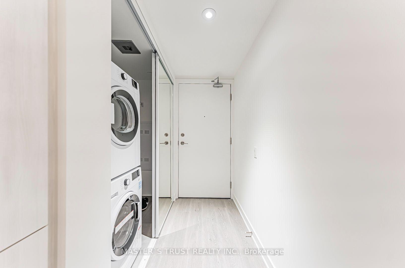 Photo 7 of Unit 701, 8 Wellesley Street W, Toronto, Bay Street Corridor — HOMEH