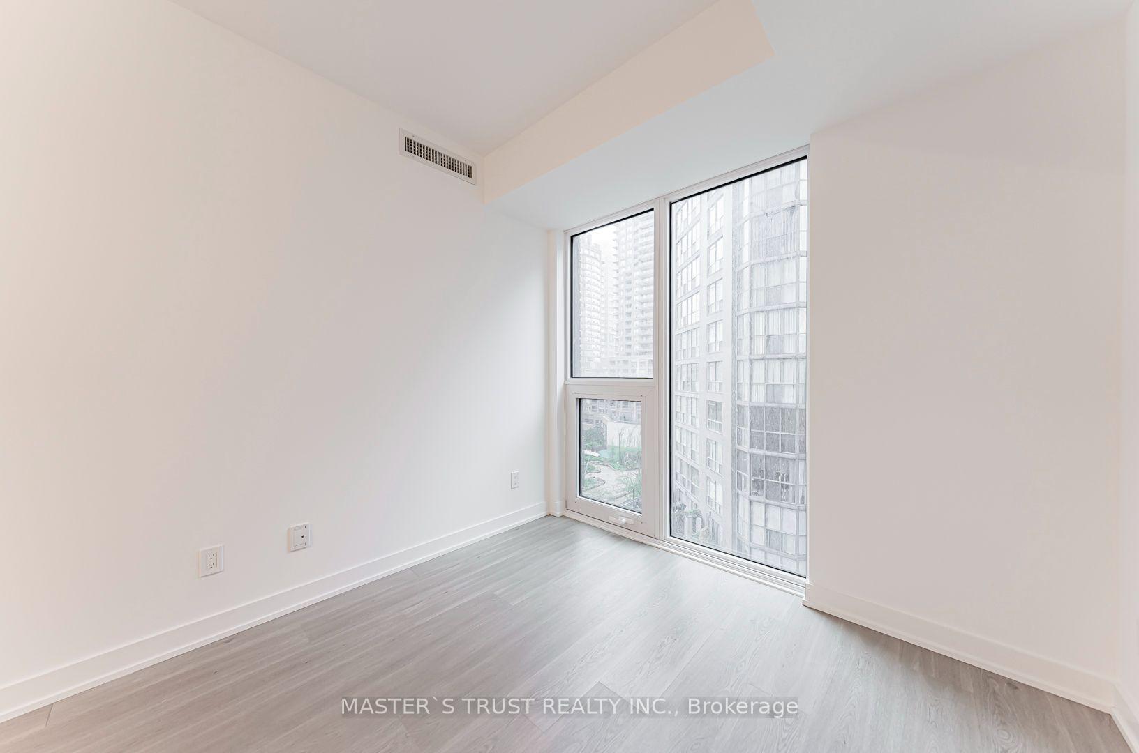 Photo 13 of Unit 701, 8 Wellesley Street W, Toronto, Bay Street Corridor — HOMEH