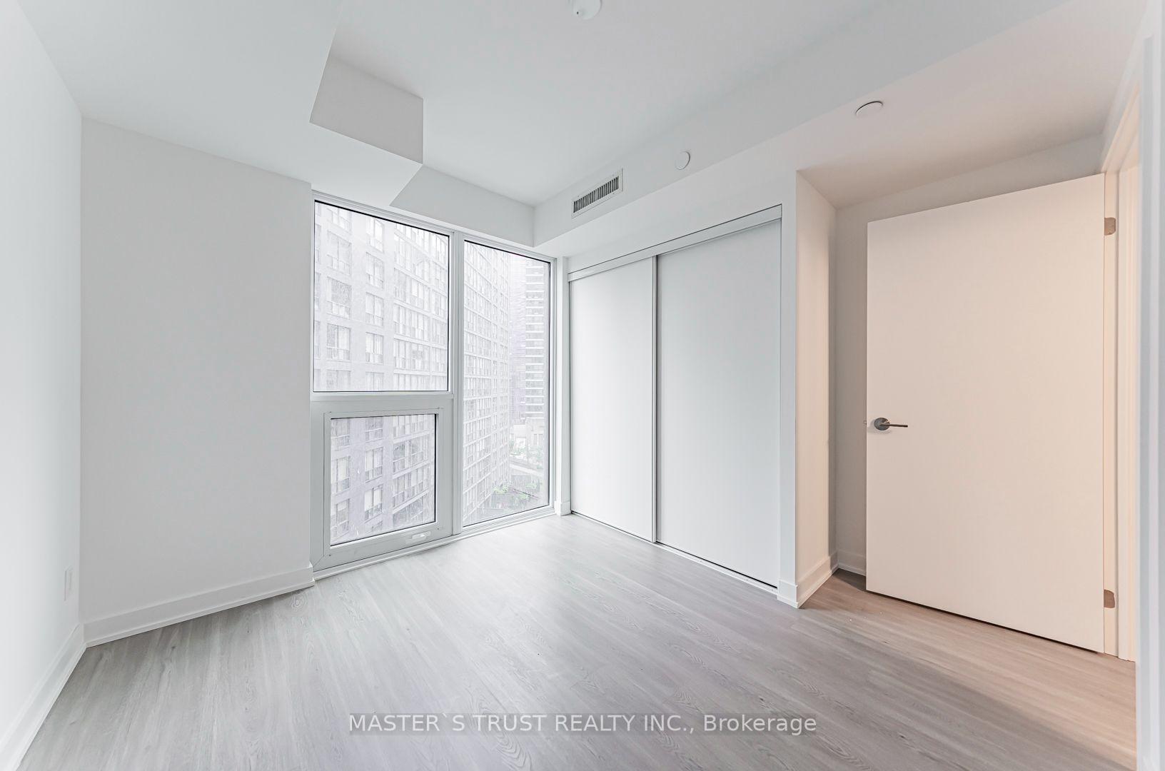Photo 18 of Unit 701, 8 Wellesley Street W, Toronto, Bay Street Corridor — HOMEH