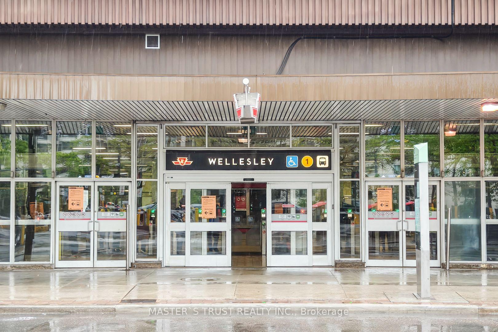 Photo 22 of Unit 701, 8 Wellesley Street W, Toronto, Bay Street Corridor — HOMEH