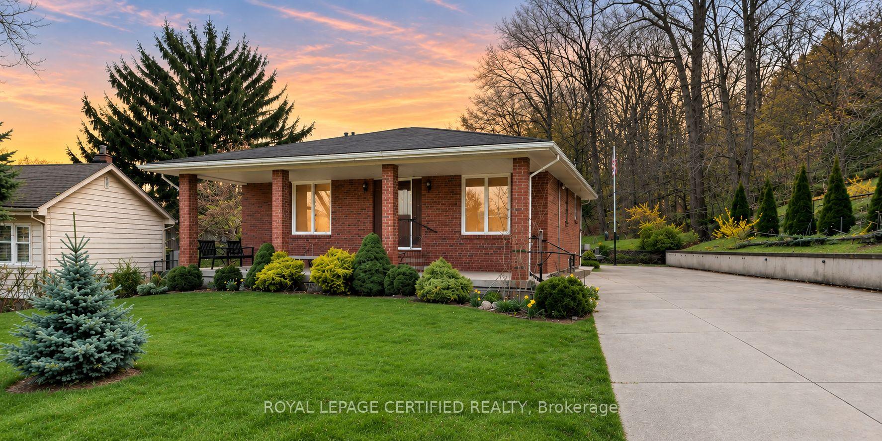 Photo 1 of 84 Homeside Avenue, Hamilton, Stoney Creek — HOMEH
