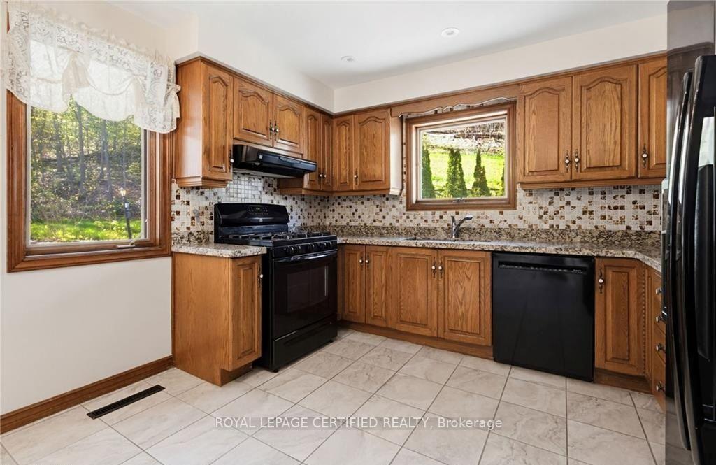 Photo 8 of 84 Homeside Avenue, Hamilton, Stoney Creek — HOMEH