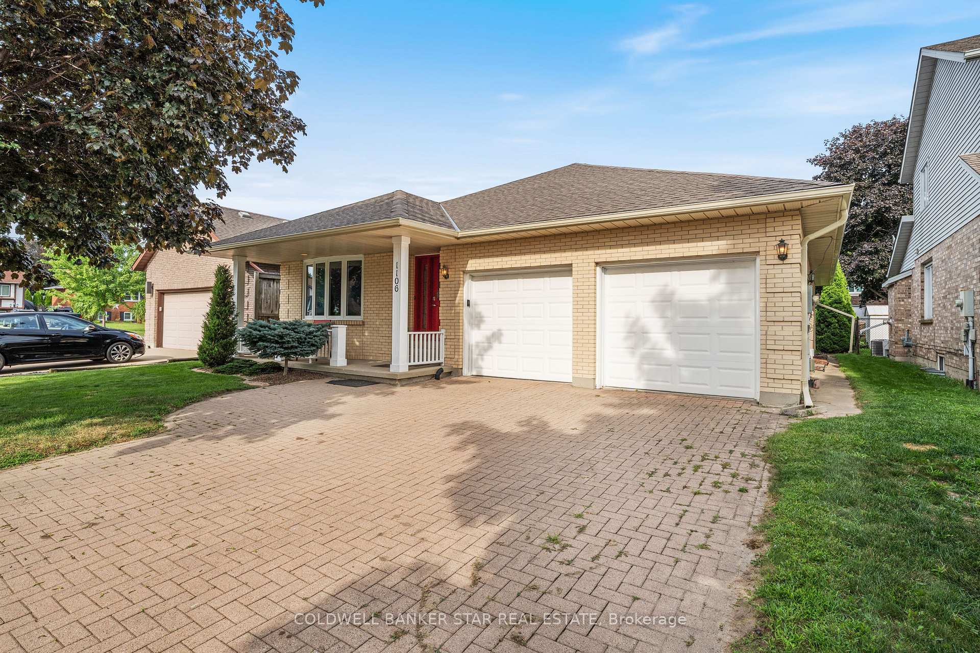Photo 2 of 1106 Bernard Court, Sarnia — HOMEH