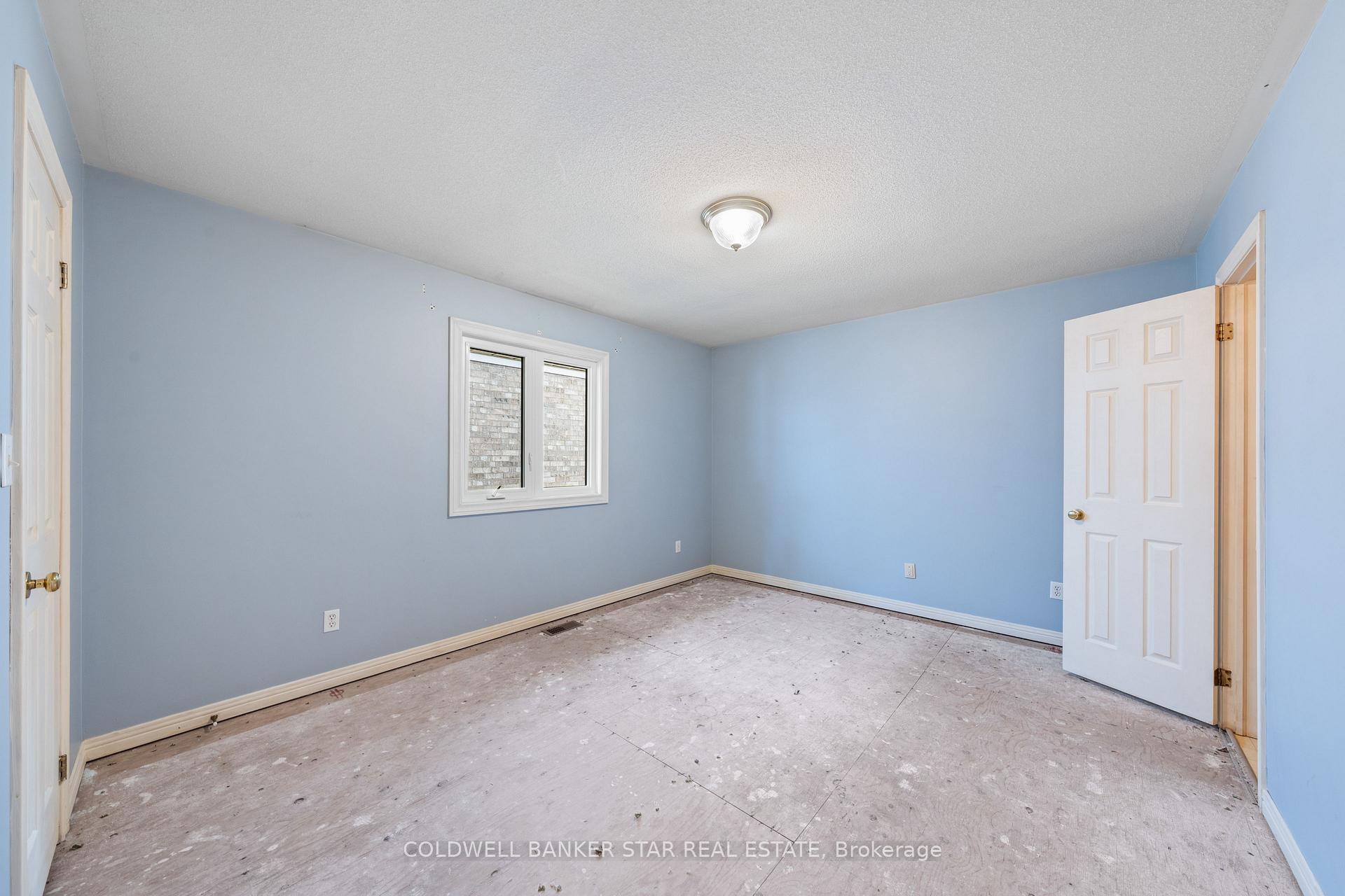 Photo 8 of 1106 Bernard Court, Sarnia — HOMEH