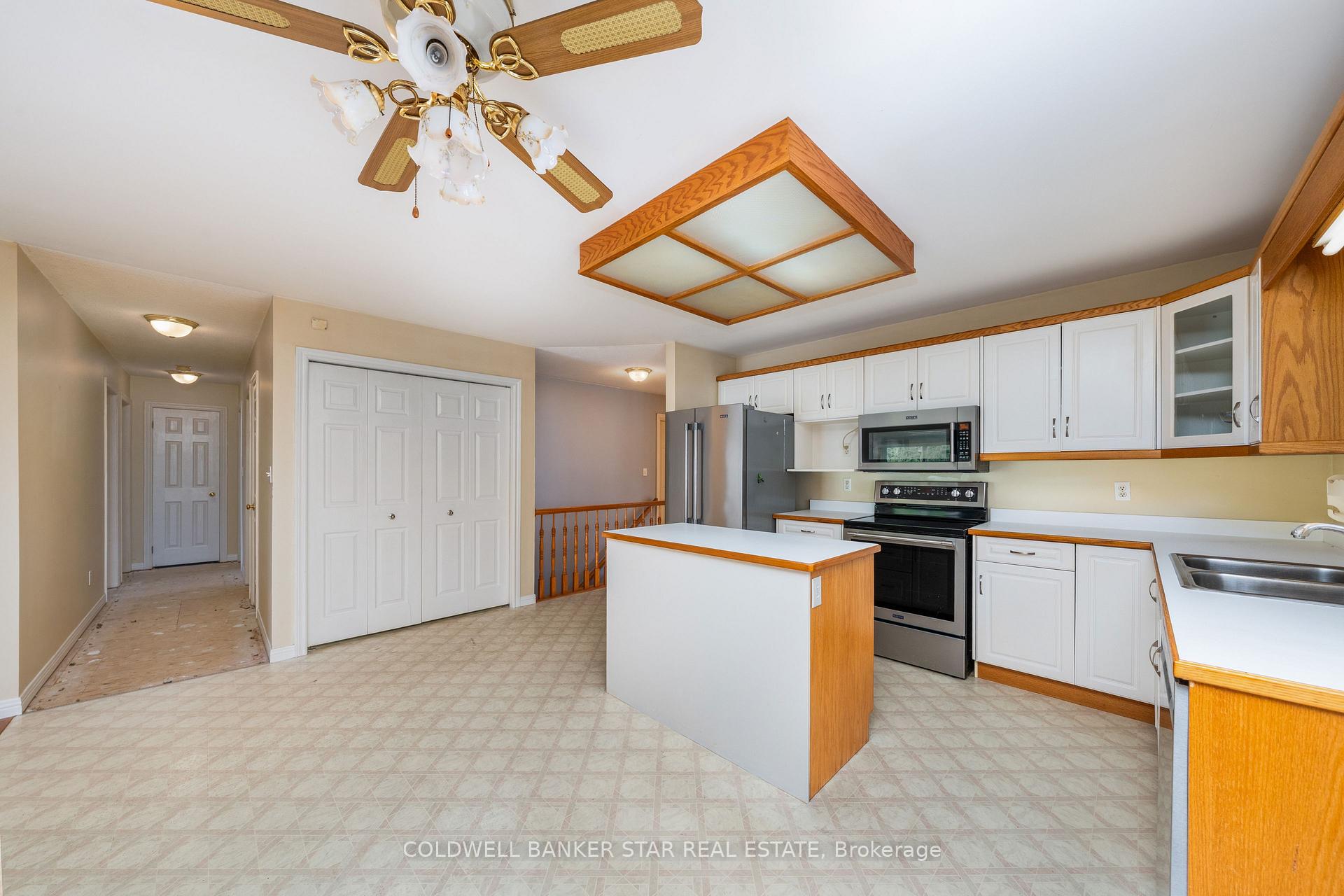 Photo 13 of 1106 Bernard Court, Sarnia — HOMEH