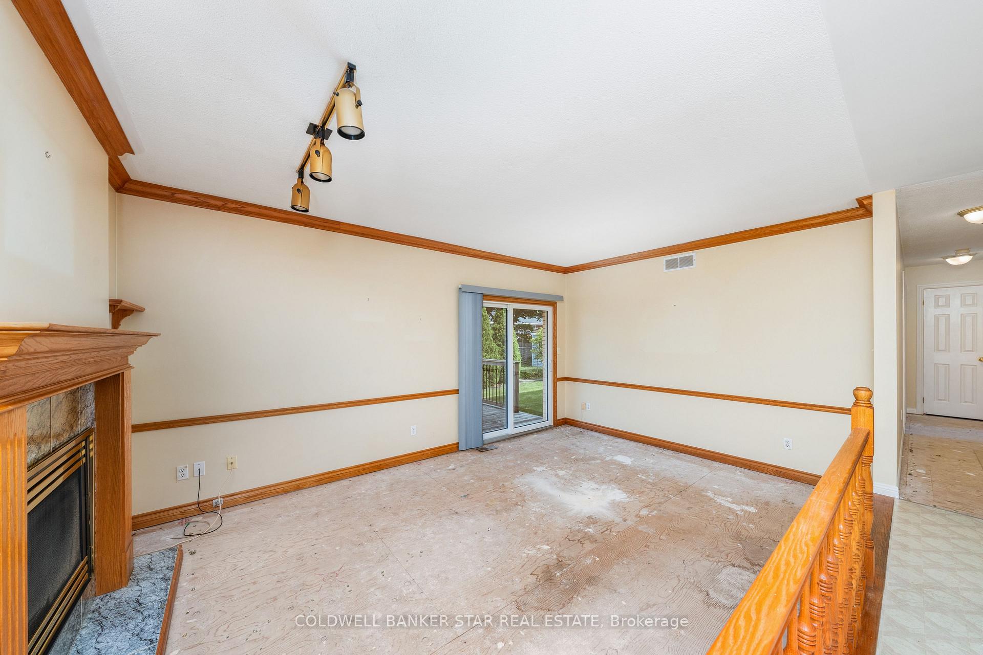 Photo 14 of 1106 Bernard Court, Sarnia — HOMEH