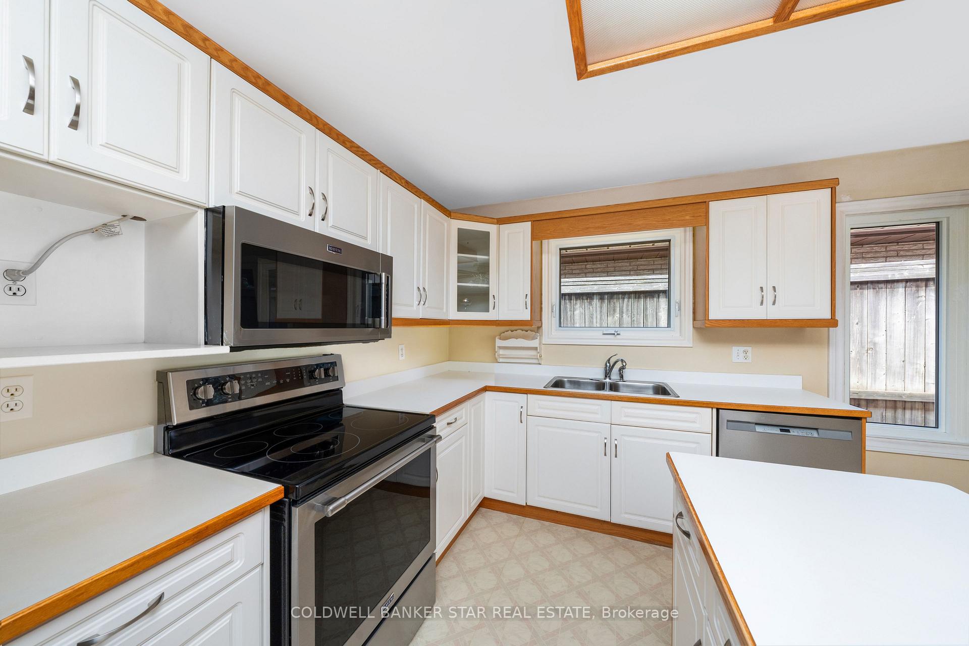 Photo 16 of 1106 Bernard Court, Sarnia — HOMEH