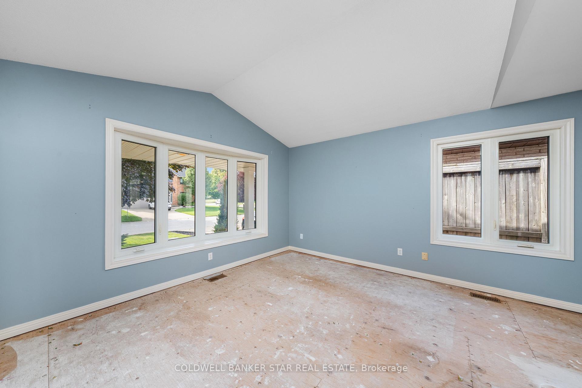 Photo 24 of 1106 Bernard Court, Sarnia — HOMEH