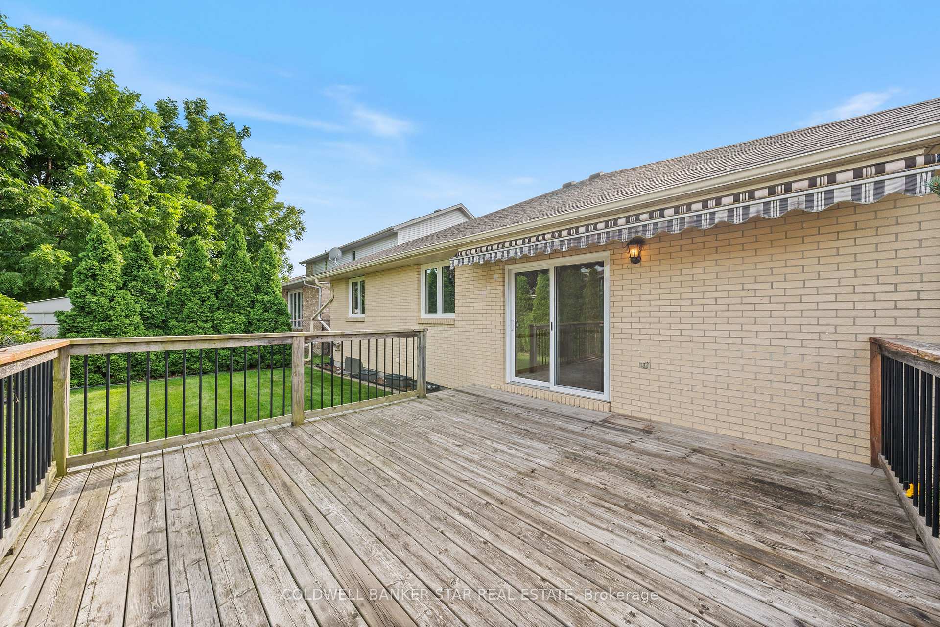 Photo 37 of 1106 Bernard Court, Sarnia — HOMEH