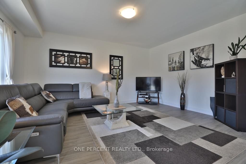Photo 14 of 72 Dusenbury Drive, Loyalist, Odessa — HOMEH