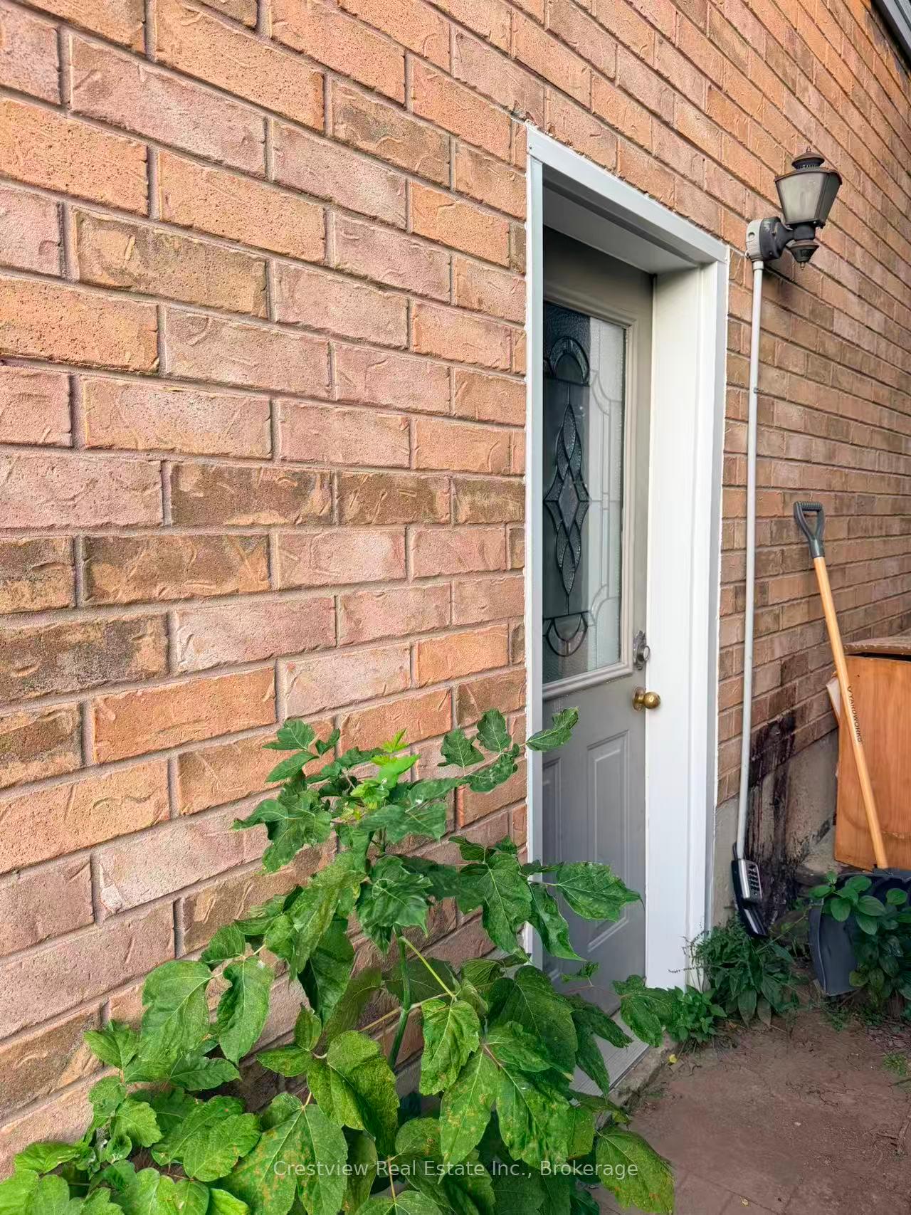 Photo 2 of 15 Wetherburn Drive, Whitby, Williamsburg — HOMEH