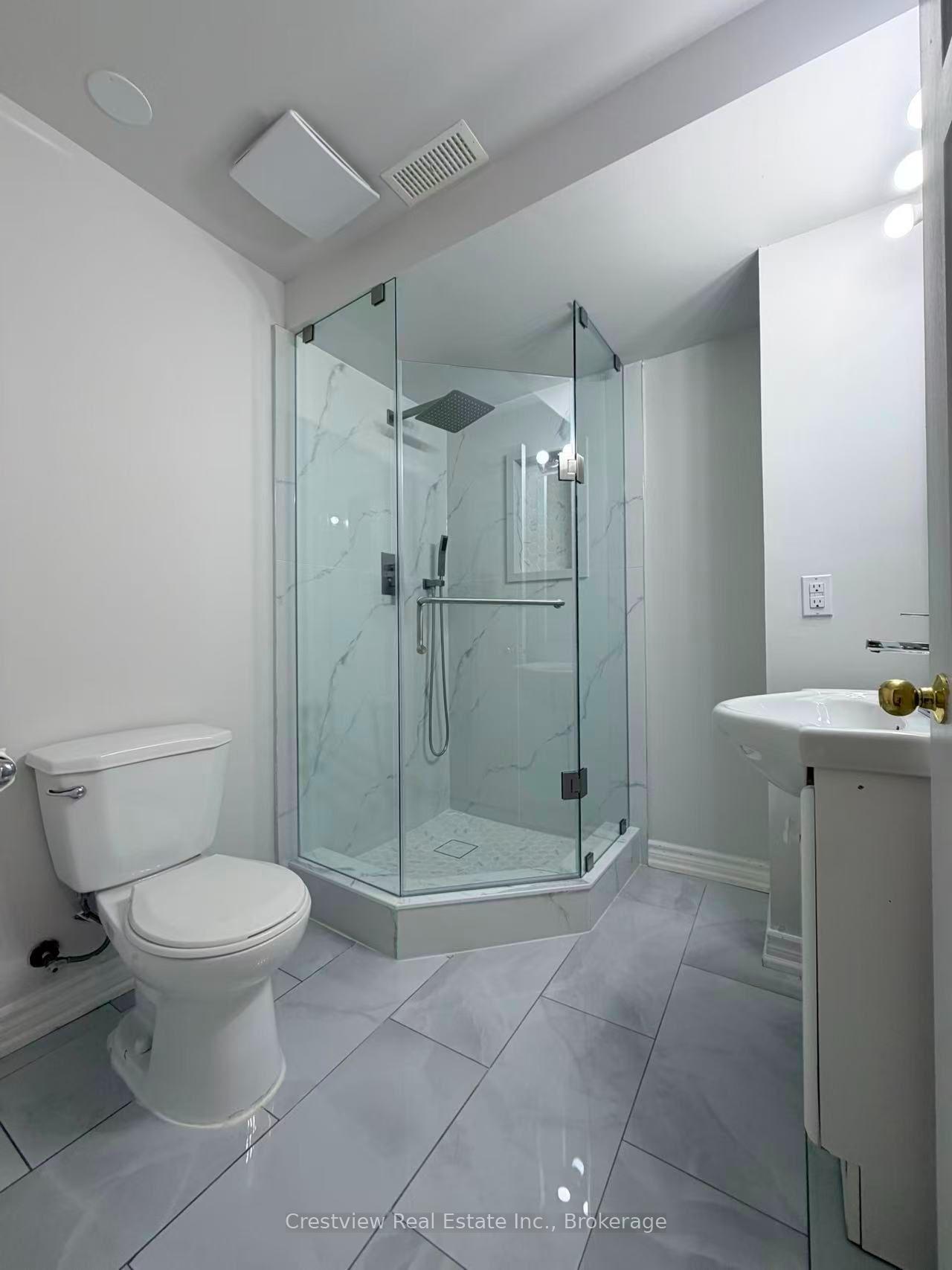 Photo 4 of 15 Wetherburn Drive, Whitby, Williamsburg — HOMEH