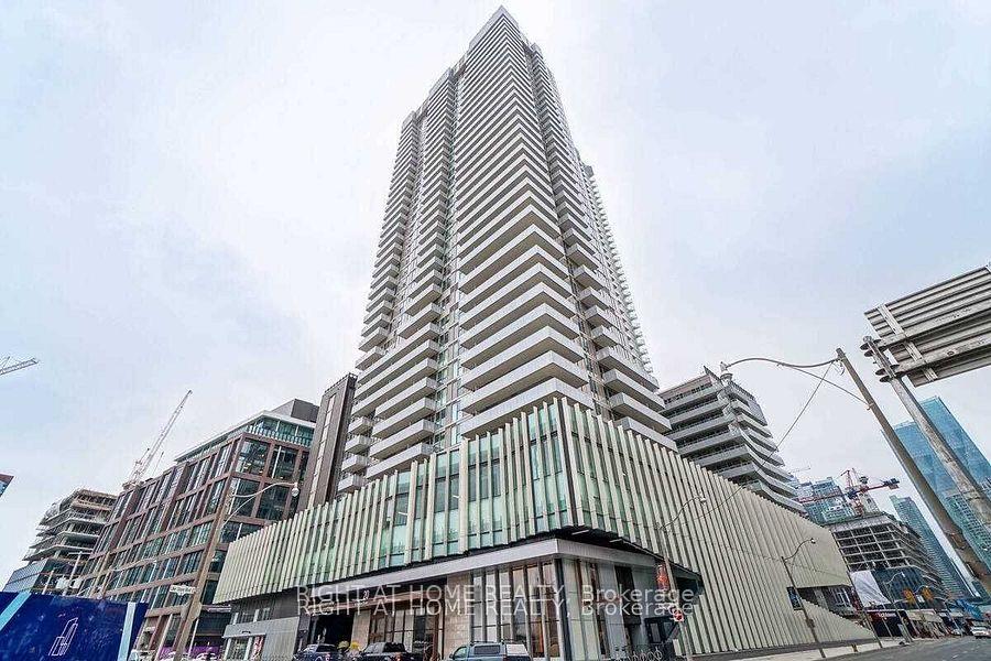 Front of Unit 3210, 20 Richardson Street