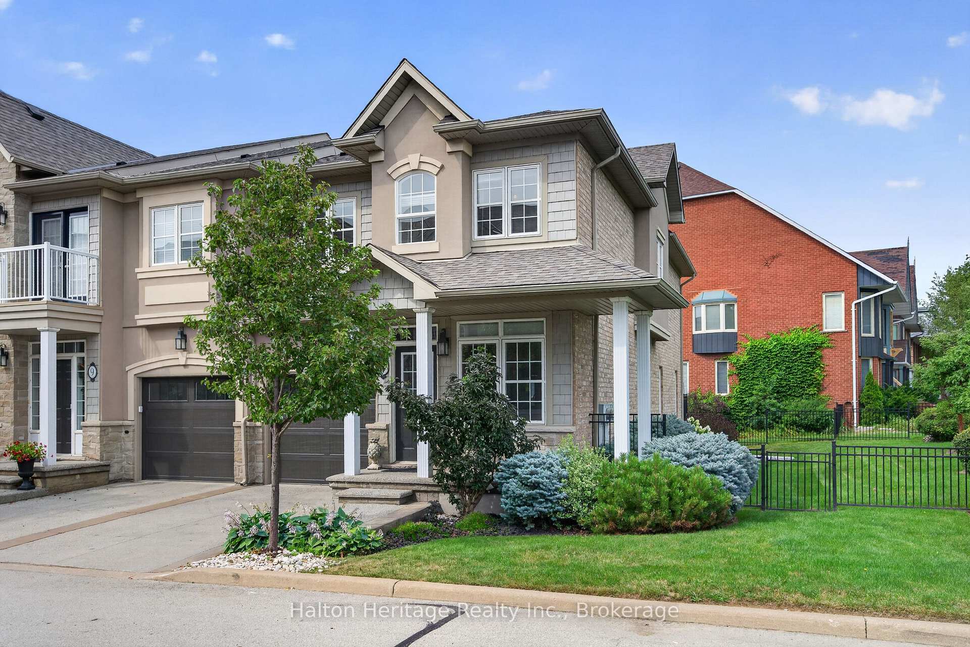 Photo 3 of Unit 8, 31 Sunvale Place, Hamilton, Lakeshore — HOMEH