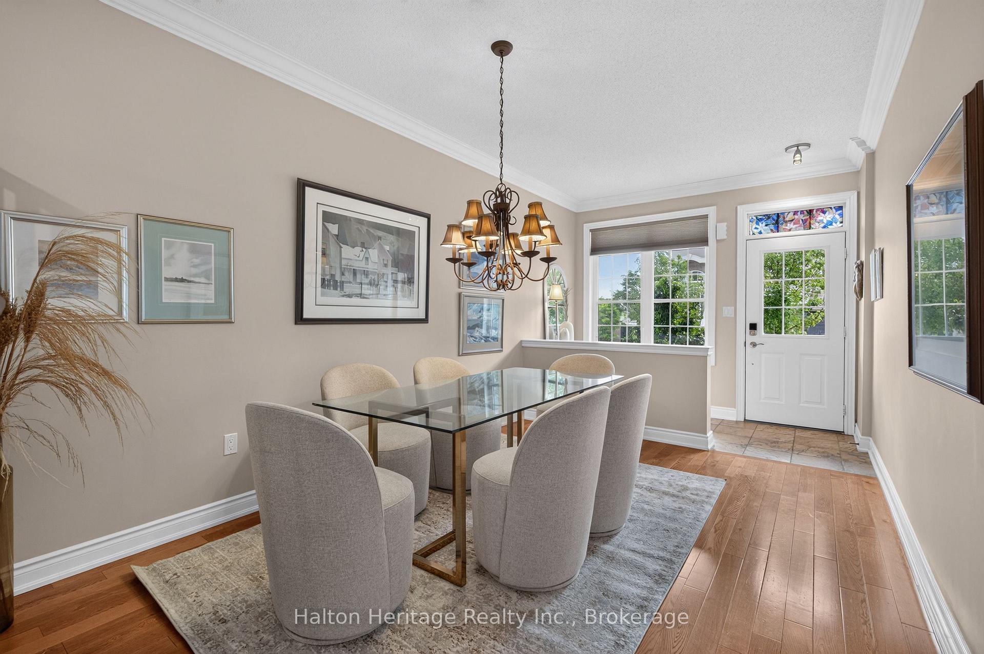 Photo 5 of Unit 8, 31 Sunvale Place, Hamilton, Lakeshore — HOMEH