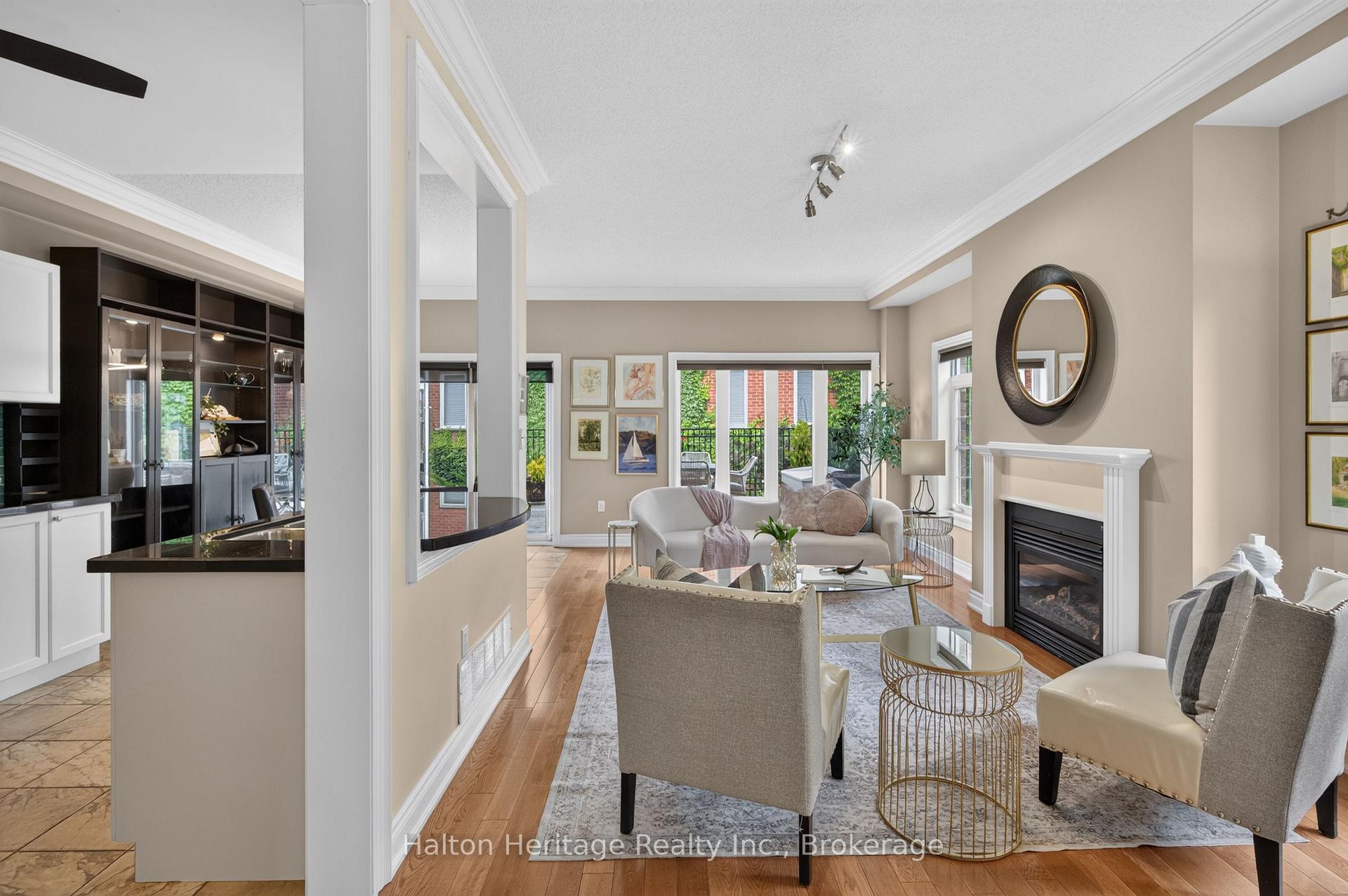 Photo 6 of Unit 8, 31 Sunvale Place, Hamilton, Lakeshore — HOMEH