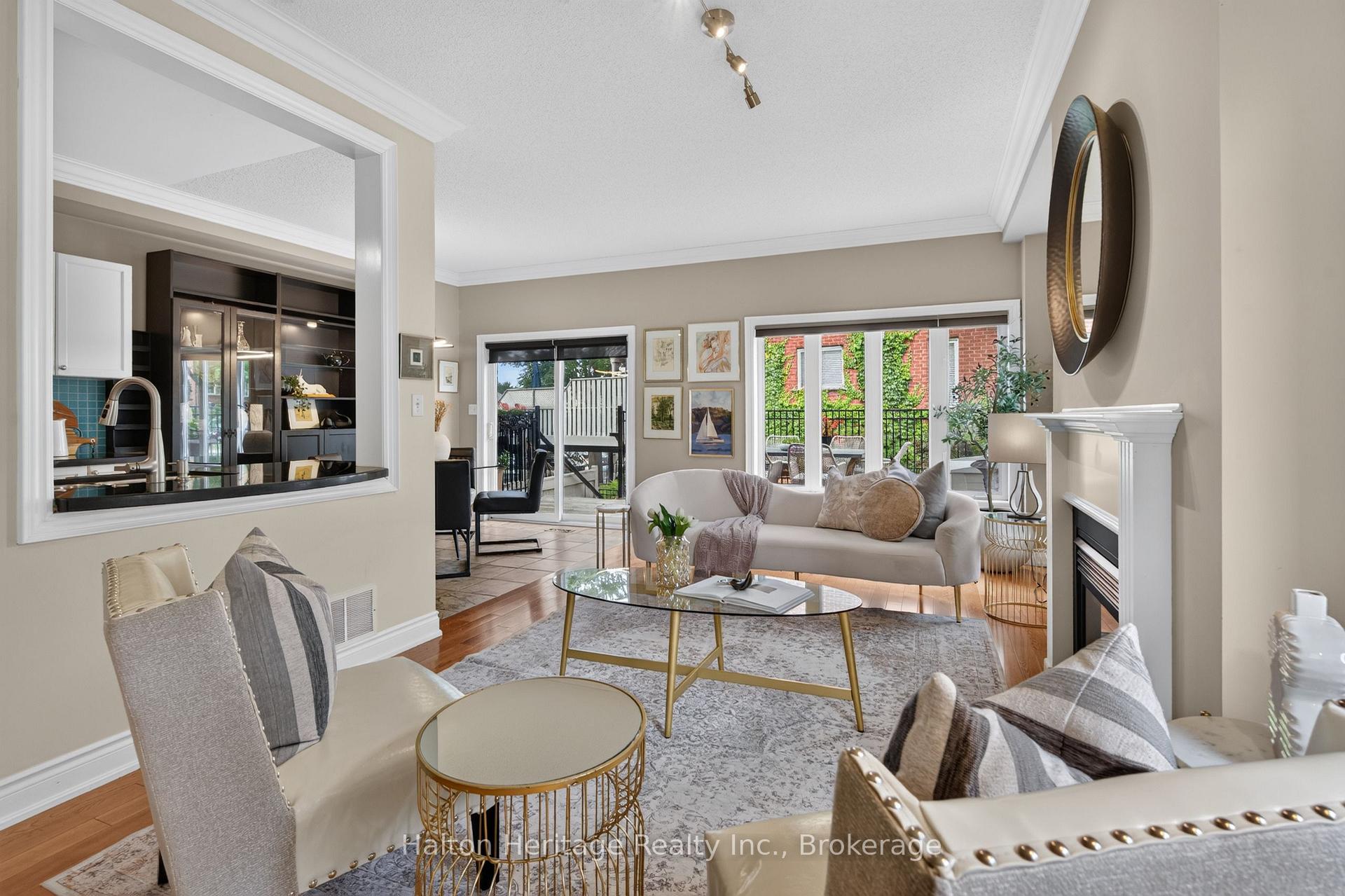 Photo 7 of Unit 8, 31 Sunvale Place, Hamilton, Lakeshore — HOMEH