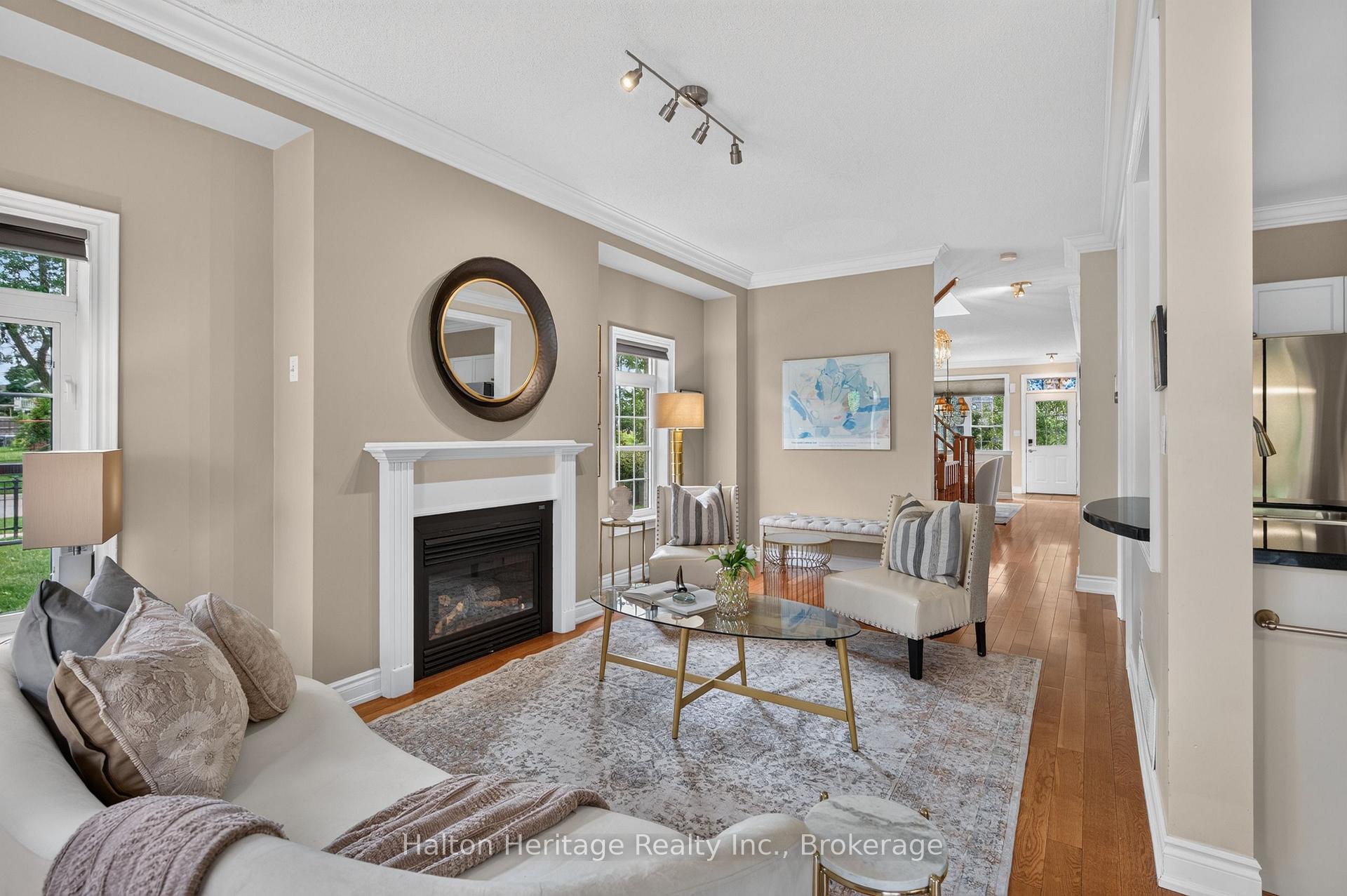 Photo 9 of Unit 8, 31 Sunvale Place, Hamilton, Lakeshore — HOMEH