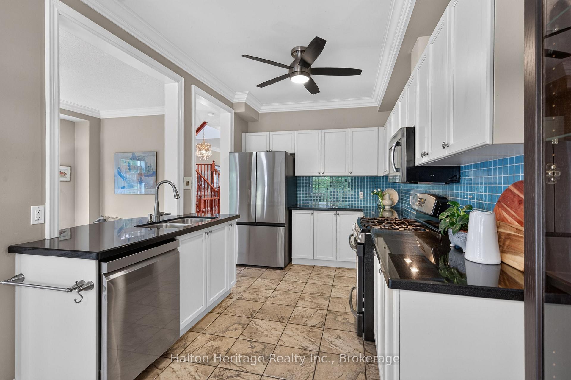Photo 12 of Unit 8, 31 Sunvale Place, Hamilton, Lakeshore — HOMEH