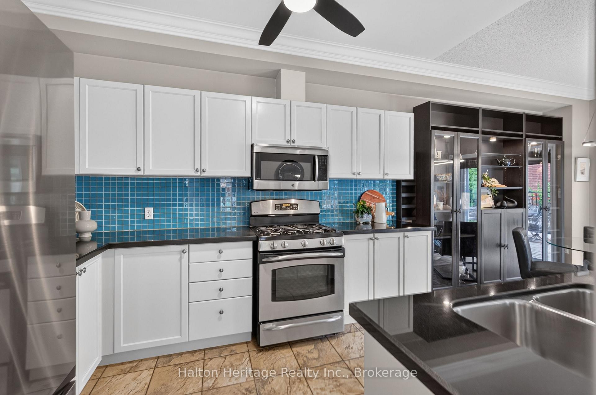 Photo 13 of Unit 8, 31 Sunvale Place, Hamilton, Lakeshore — HOMEH