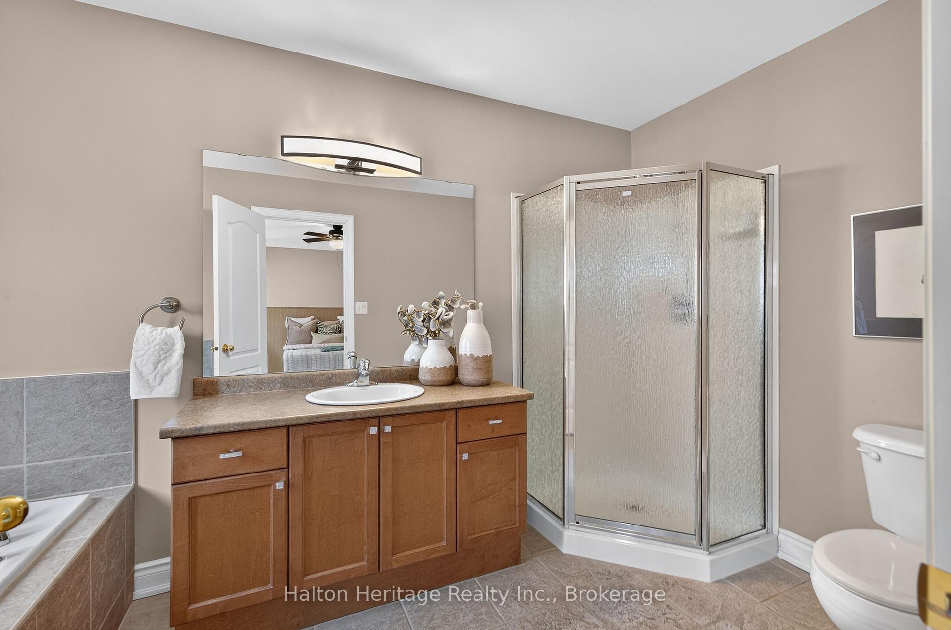 Photo 21 of Unit 8, 31 Sunvale Place, Hamilton, Lakeshore — HOMEH