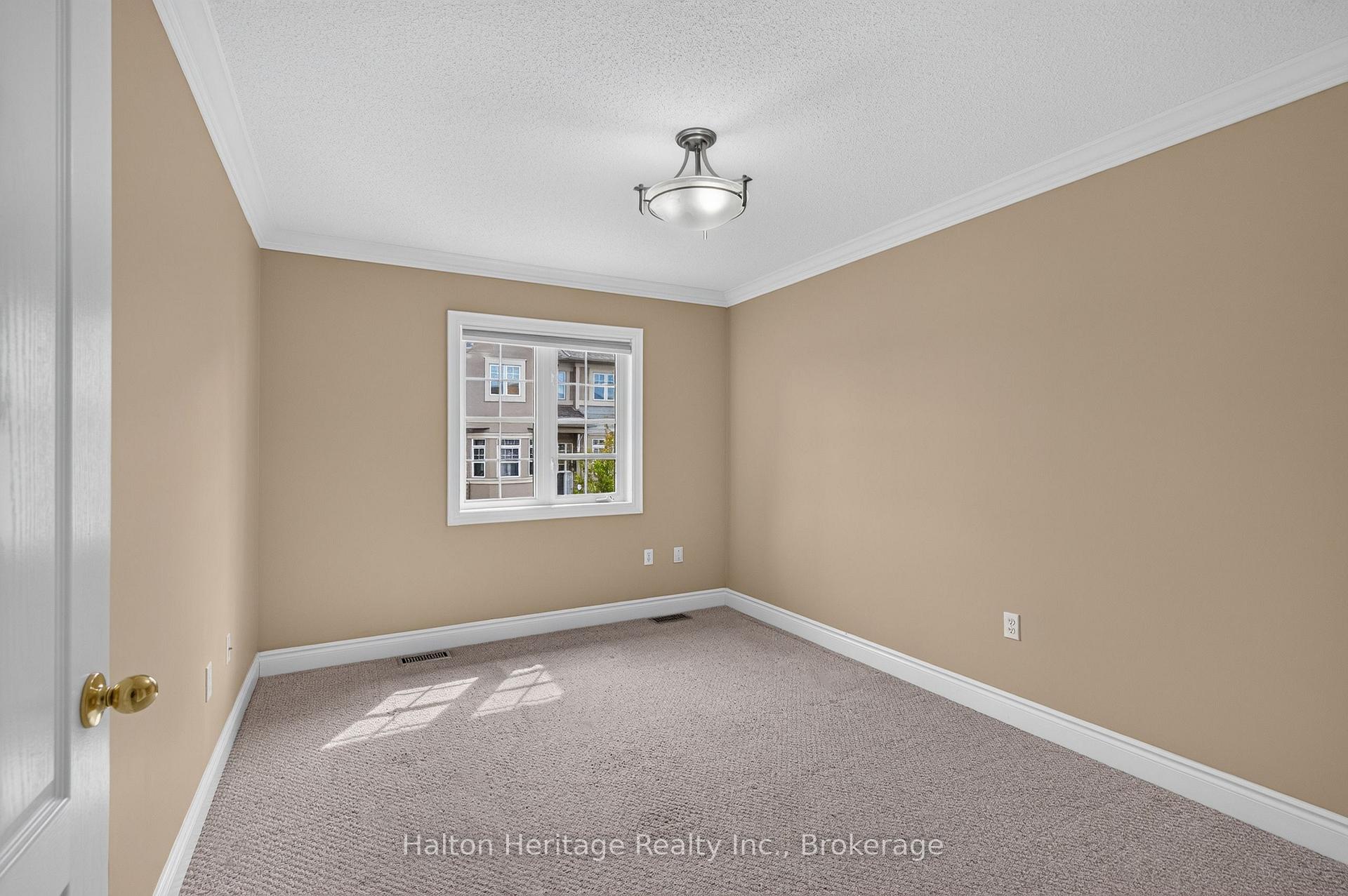 Photo 25 of Unit 8, 31 Sunvale Place, Hamilton, Lakeshore — HOMEH