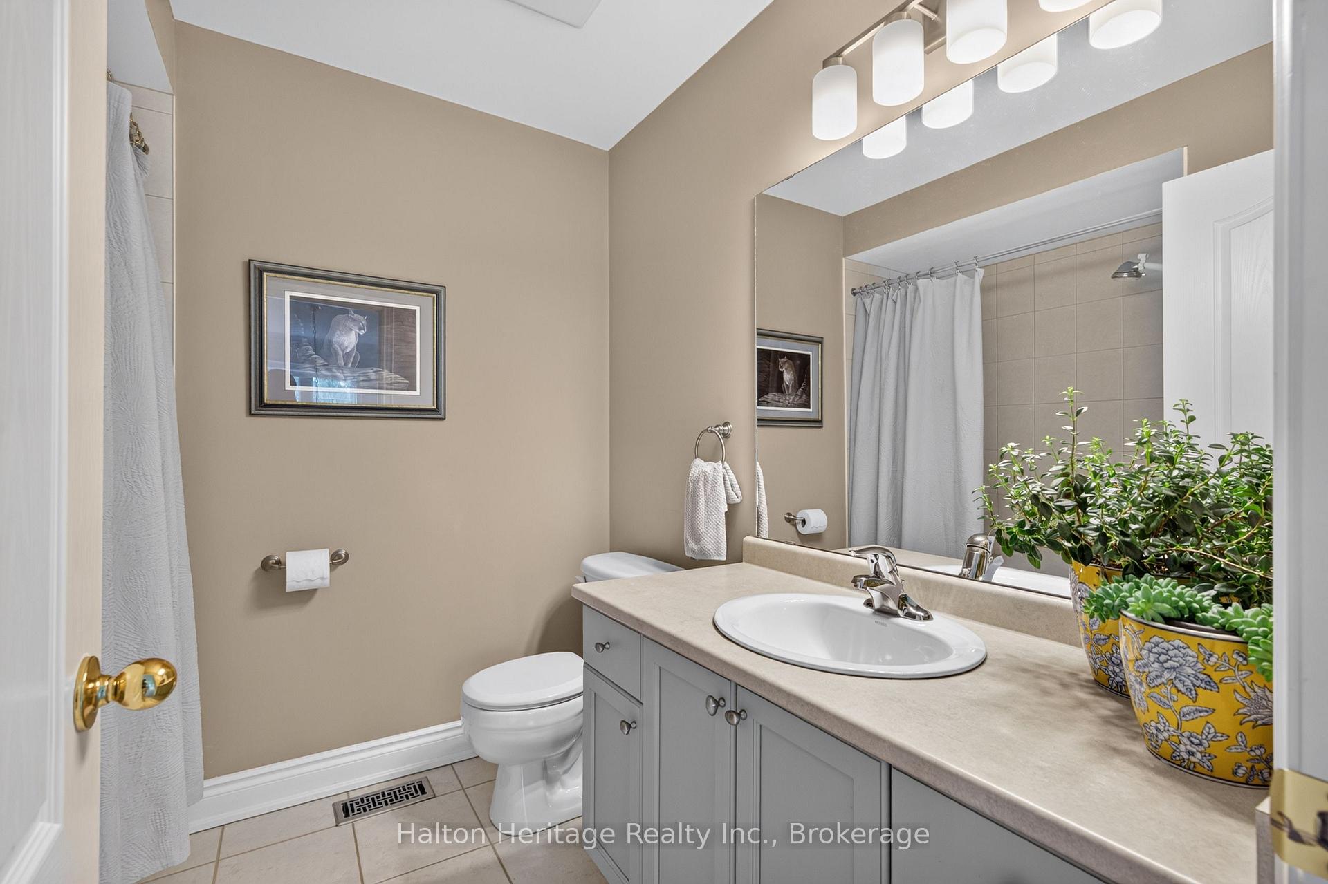 Photo 27 of Unit 8, 31 Sunvale Place, Hamilton, Lakeshore — HOMEH