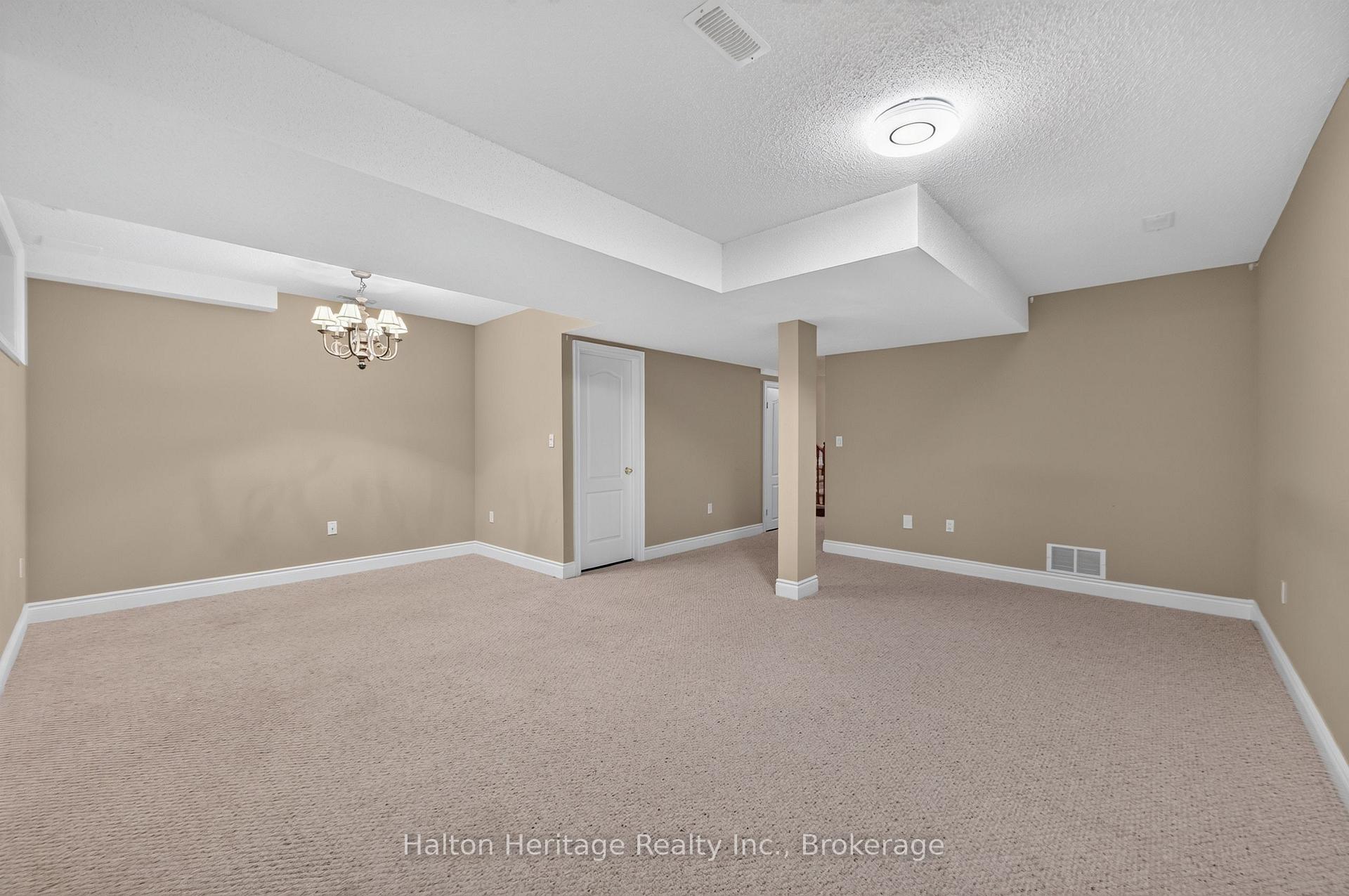 Photo 30 of Unit 8, 31 Sunvale Place, Hamilton, Lakeshore — HOMEH