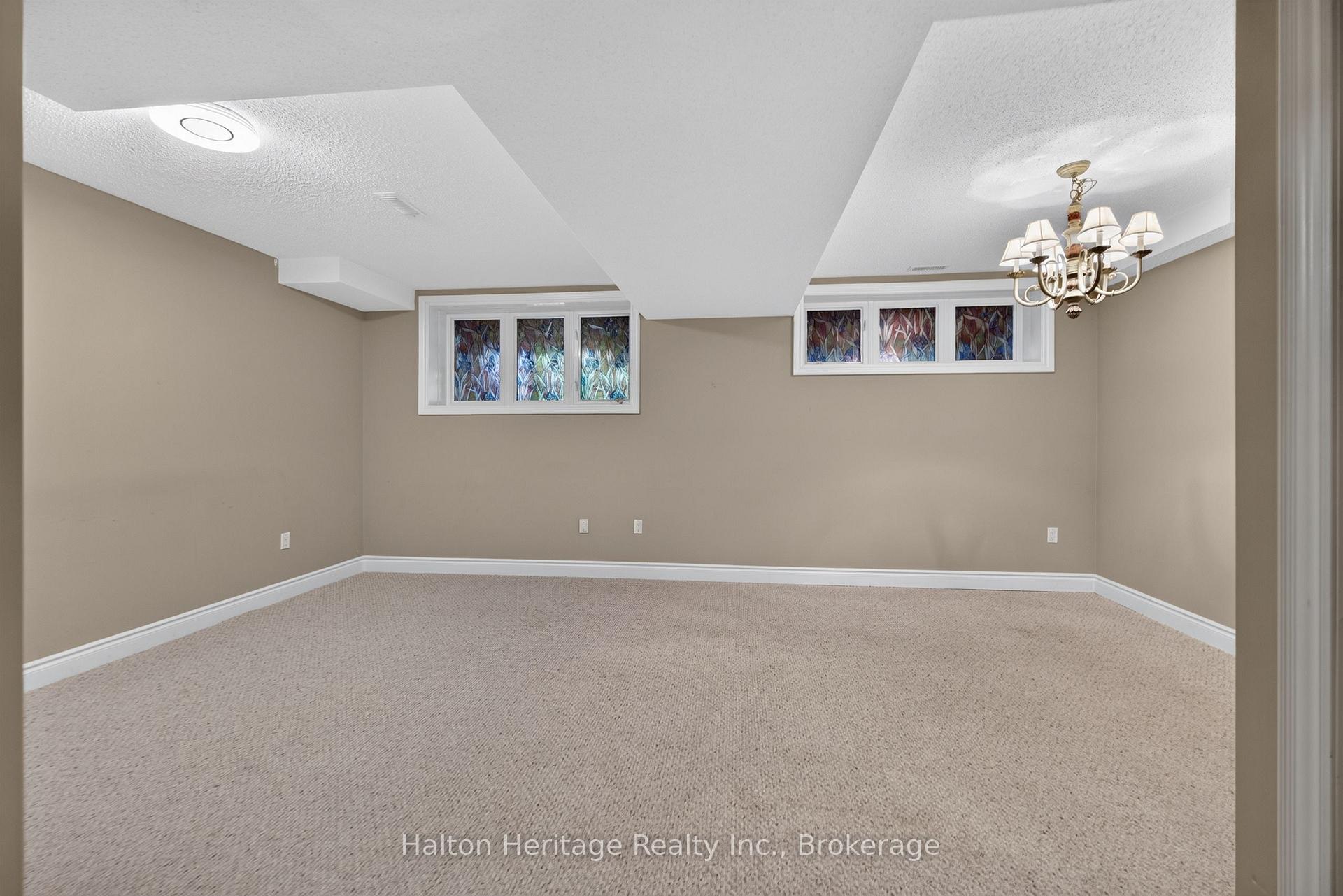 Photo 31 of Unit 8, 31 Sunvale Place, Hamilton, Lakeshore — HOMEH
