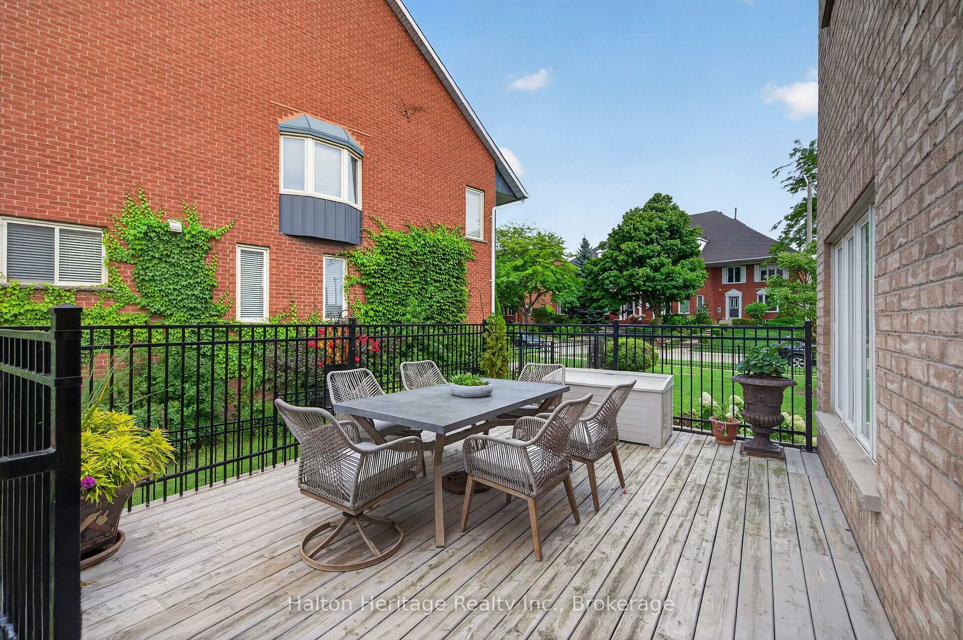 Photo 34 of Unit 8, 31 Sunvale Place, Hamilton, Lakeshore — HOMEH