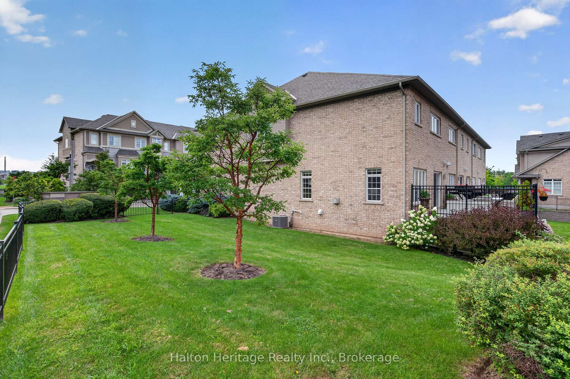 Photo 36 of Unit 8, 31 Sunvale Place, Hamilton, Lakeshore — HOMEH