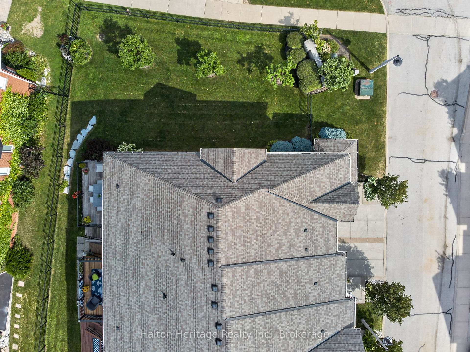 Photo 38 of Unit 8, 31 Sunvale Place, Hamilton, Lakeshore — HOMEH