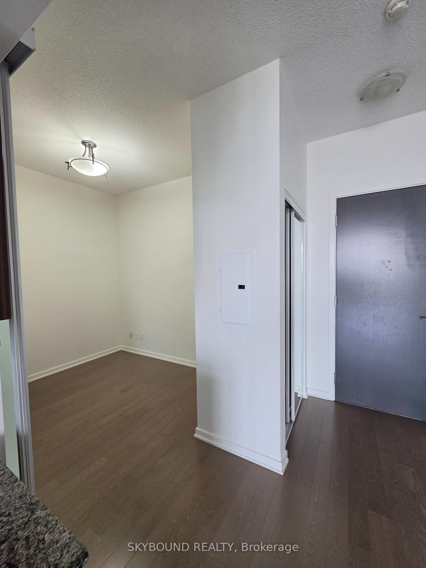 Photo 4 of Unit 3414, 105 The Queensway Avenue, Toronto, High Park-Swansea — HOMEH