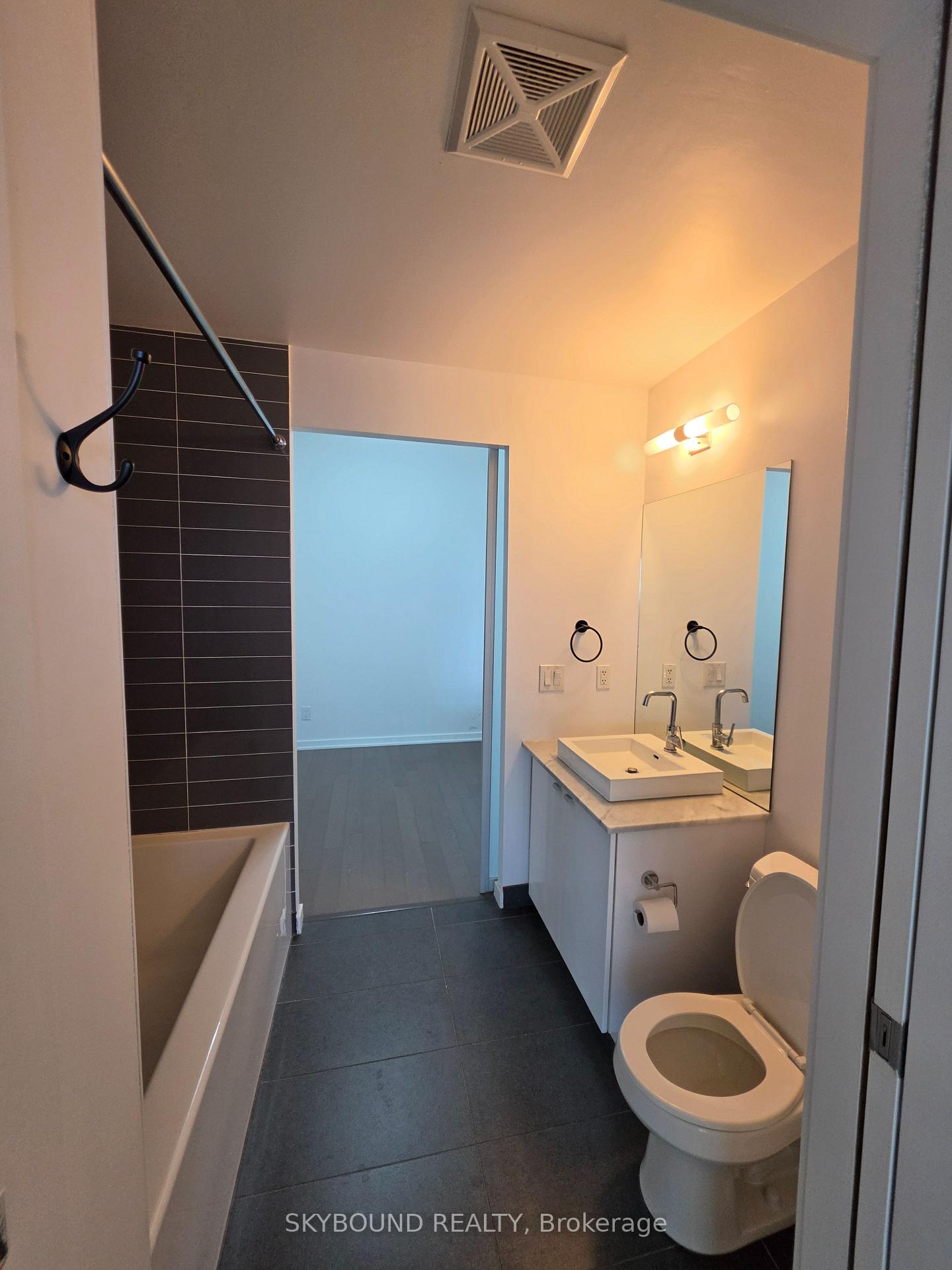 Photo 15 of Unit 3414, 105 The Queensway Avenue, Toronto, High Park-Swansea — HOMEH