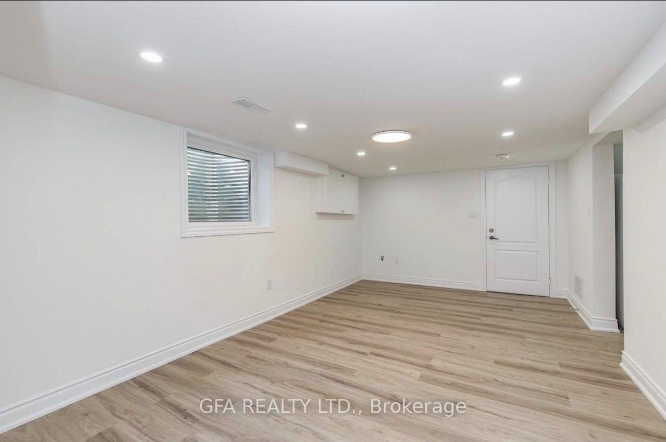 Photo 2 of Unit #Lower, 9 Melville Crescent, Brampton, Brampton East — HOMEH