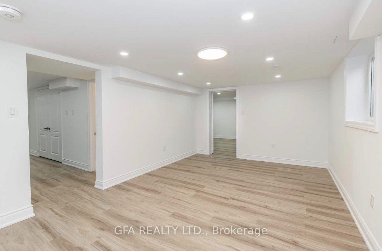 Photo 3 of Unit #Lower, 9 Melville Crescent, Brampton, Brampton East — HOMEH