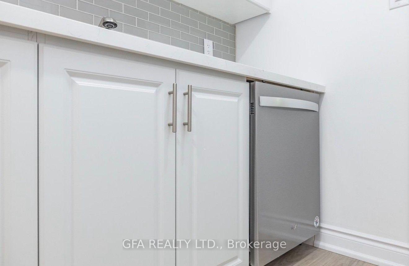 Photo 7 of Unit #Lower, 9 Melville Crescent, Brampton, Brampton East — HOMEH