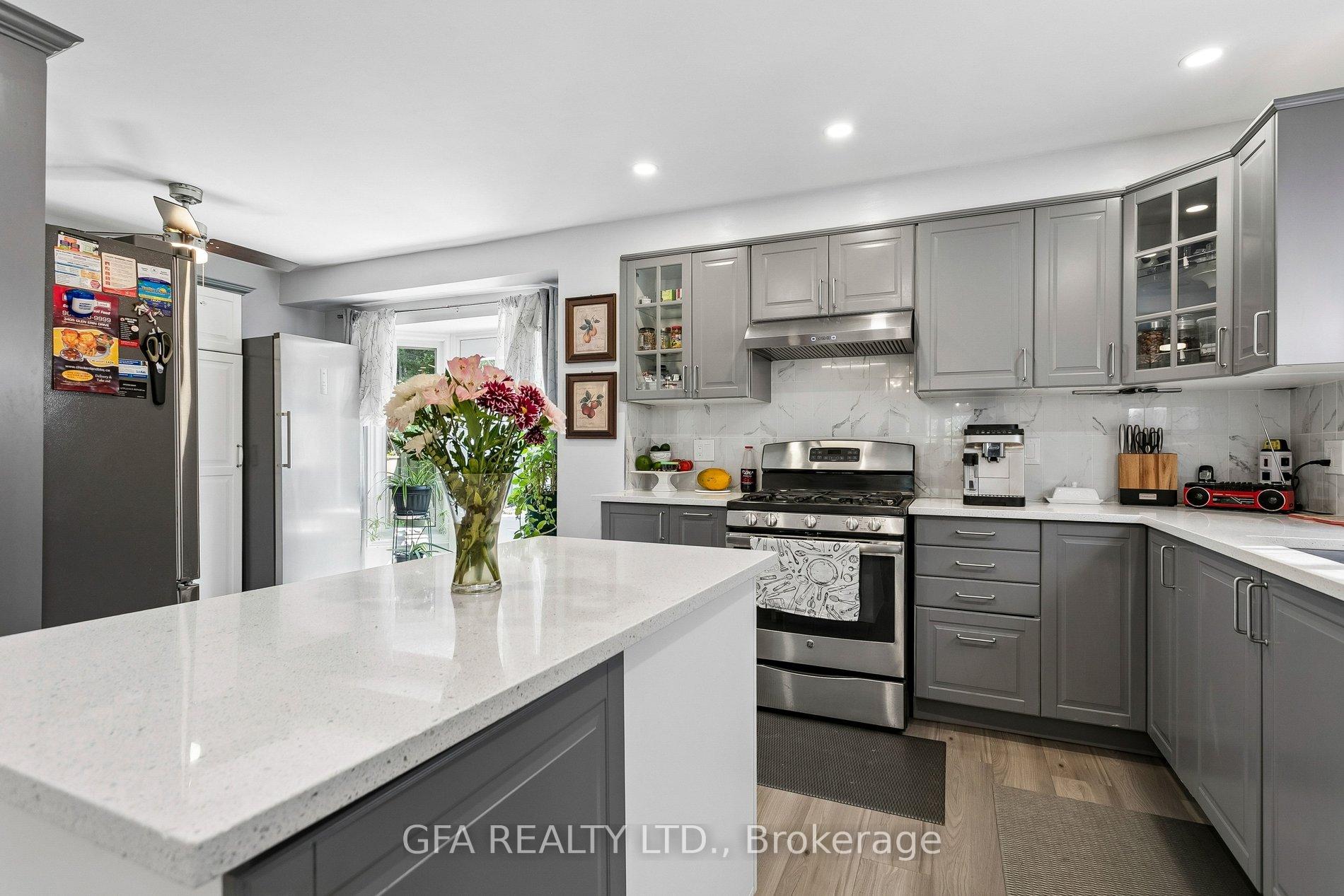 Photo 14 of 3220 Turnstone Crescent, Mississauga, Erin Mills — HOMEH