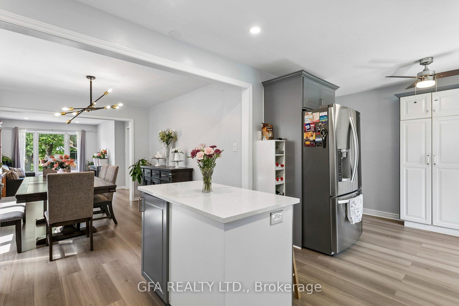 Photo 16 of 3220 Turnstone Crescent, Mississauga, Erin Mills — HOMEH