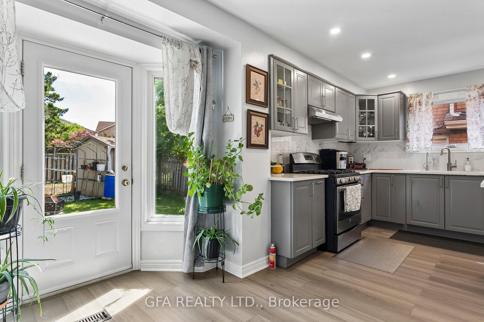 Photo 19 of 3220 Turnstone Crescent, Mississauga, Erin Mills — HOMEH